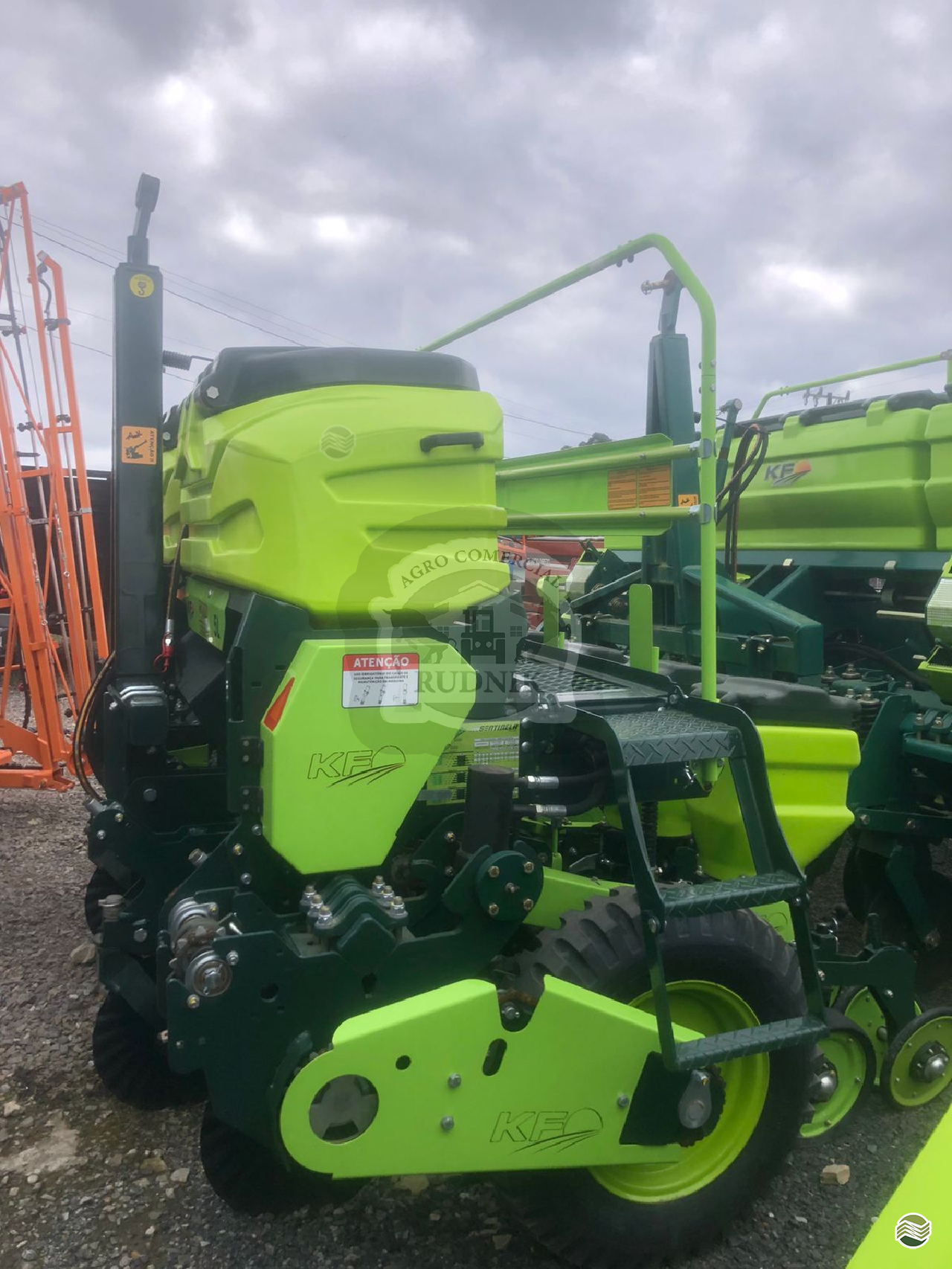 SENTINELA KF 5-A de Agrocomercial Rudnik - Landini